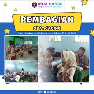 PEMBAGIAN OBAT CACING OLEH PUSKESMAS KOBONARUM